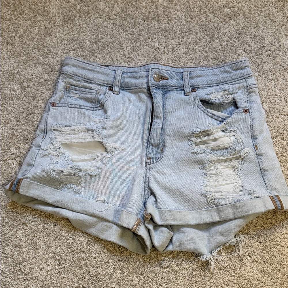 American Eagle Outfitters Light Blue Distressed Jean Mom Short *SIZE 8*